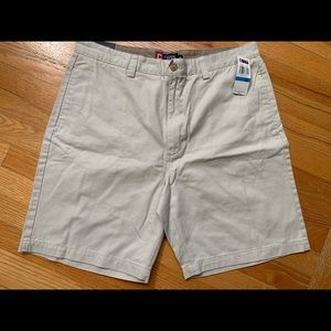 Men’s Chaps khaki shorts, NEW